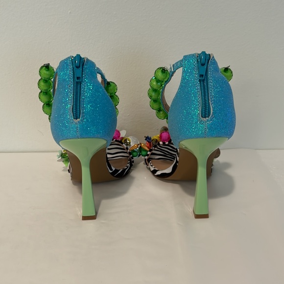 ✨ Betsey Johnson “Clooney” Beaded Zebra Floral Heels – Size 5 – NWOT ✨ - Picture 4 of 9